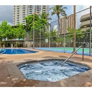 Spacious W/ Parking, Beach/mall/park Apartamento